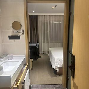 Elegant Double Room Inner Window